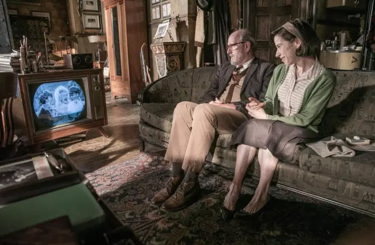 Richard Jenkins and Sally Hawkins in The Shape of Water (2017)